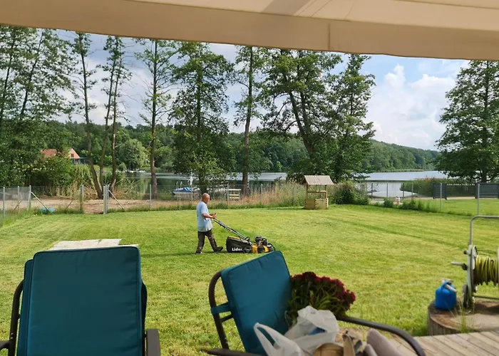 Nad Jeziorem Holiday home *