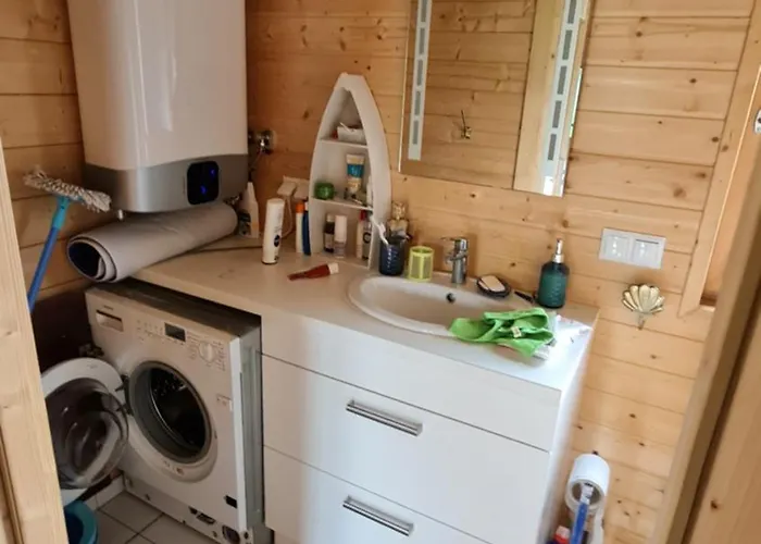 Nad Jeziorem Holiday home *